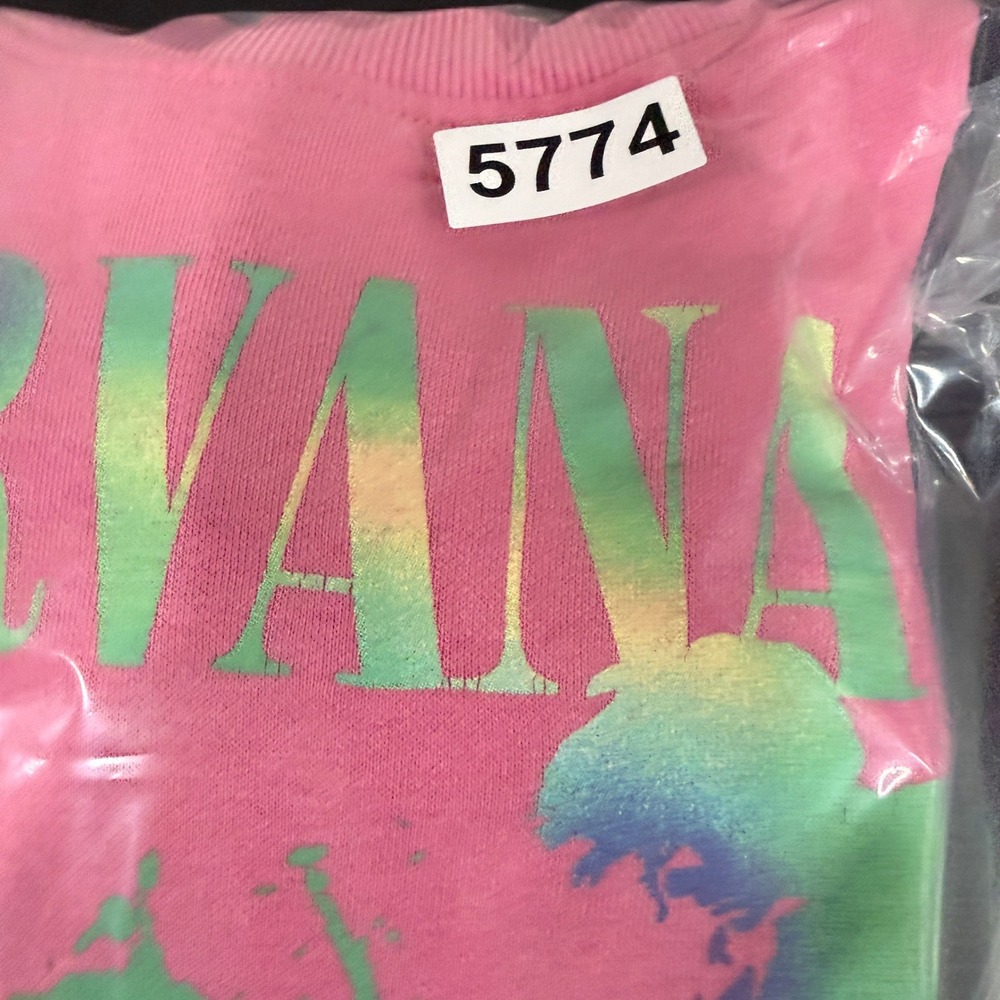 H&M Nirvana Sweatshirt Womens Size 12/14 Pink Crewneck Band Pullover Boxy - Picture 13 of 13